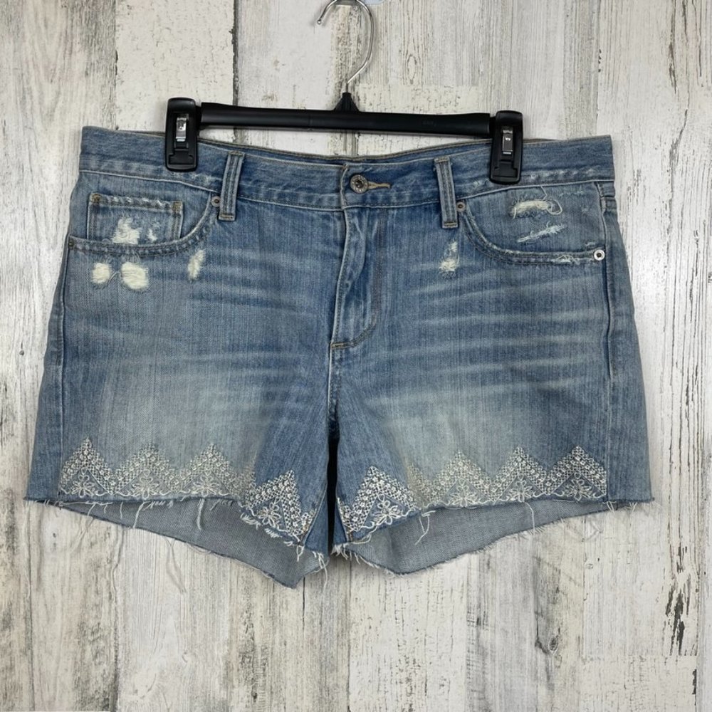Lucky Brand denim short The Cut Off lace embroidery trim boho distressed blue 10